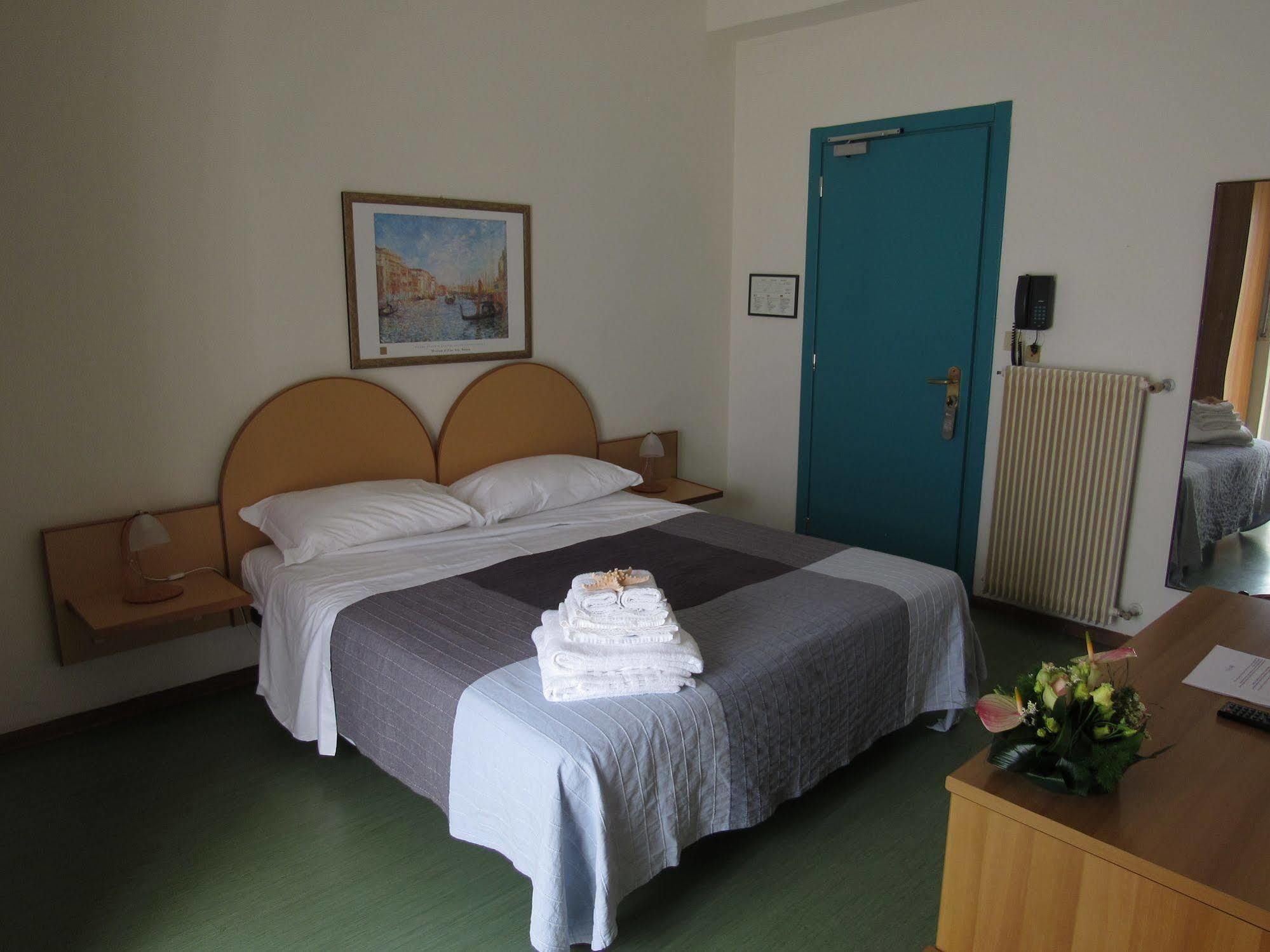 Hotel Stella Maris Градо Екстер'єр фото